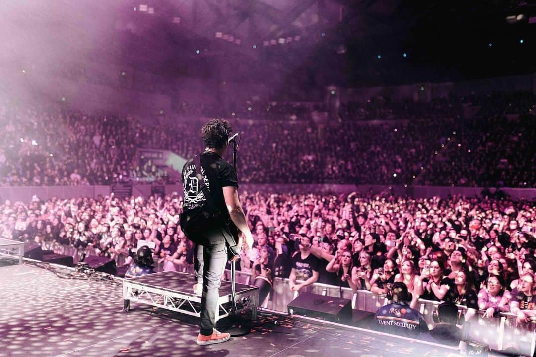 Jaime Preciadoのインスタグラム：「Being able to play shows like this one in Melbourne and all over the world reminds me how lucky I really am!!! Love you guys for letting me be myself on that stage. It truly is an honor ❤️🇦🇺🙏🏼」