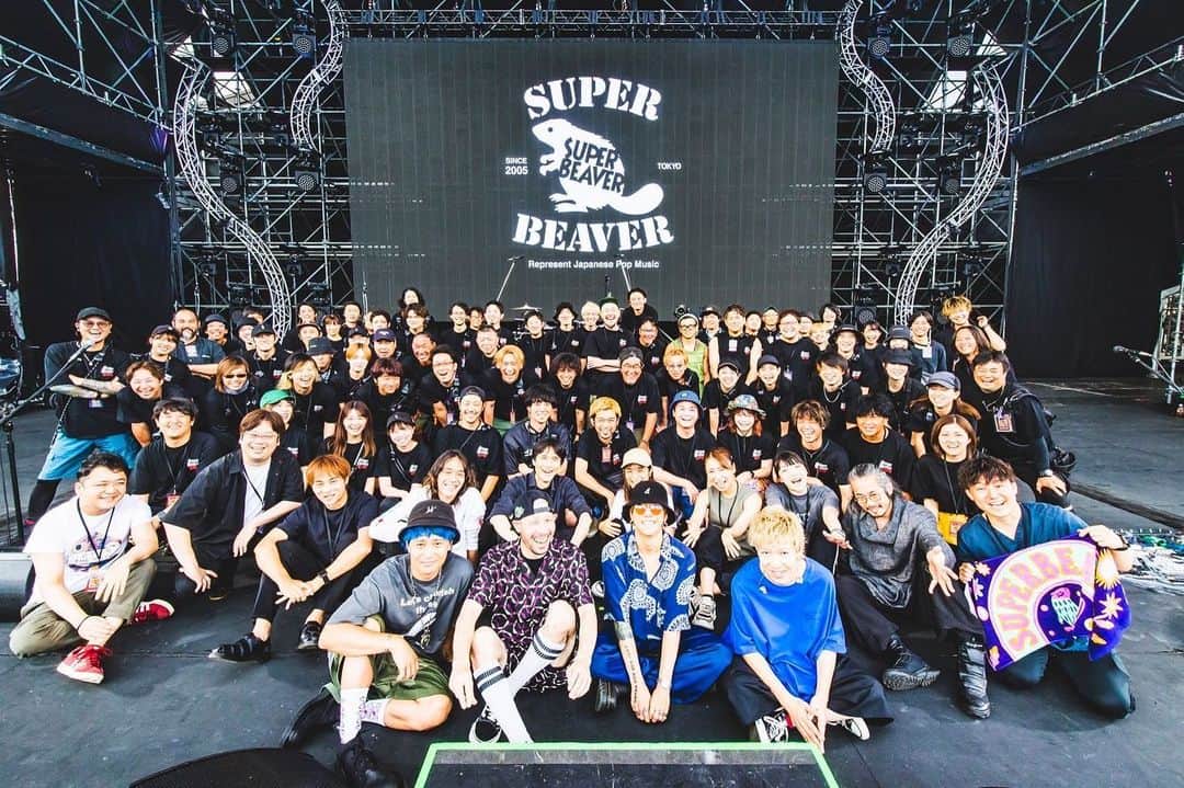 柳沢亮太のインスタグラム：「2023.07.22 & 23 2days 富士急ハイランド・コニファーフォレスト ″都会のラクダSP〜真夏のフジQ、ラクダにっぽんいち〜″ #SUPERBEAVER #ビーバー富士急  ① @cazrowaoki  ② @hamanokazushi」