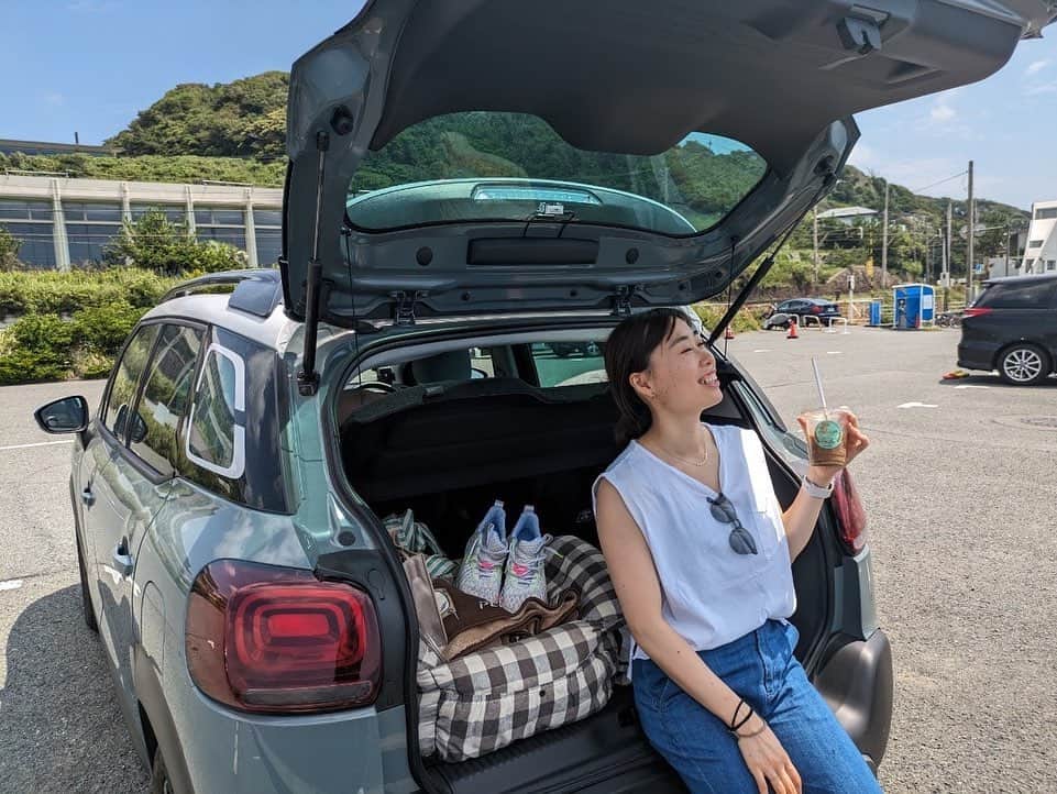 本橋菜子さんのインスタグラム写真 - (本橋菜子Instagram)「.   I 🩵 Citroen !!   さいこうにかわいい愛車で夏ドライブ満喫🚙🌊🌿 　　 @citroen  @citroen__ota  @tohojidousya  @tokyo_haneda_vickies」7月27日 9時15分 - nakomotohashi