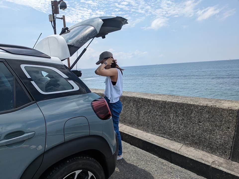 本橋菜子さんのインスタグラム写真 - (本橋菜子Instagram)「.   I 🩵 Citroen !!   さいこうにかわいい愛車で夏ドライブ満喫🚙🌊🌿 　　 @citroen  @citroen__ota  @tohojidousya  @tokyo_haneda_vickies」7月27日 9時15分 - nakomotohashi