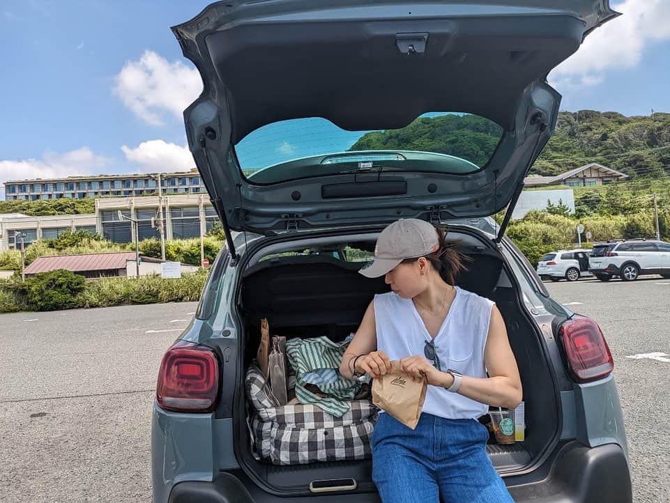 本橋菜子さんのインスタグラム写真 - (本橋菜子Instagram)「.   I 🩵 Citroen !!   さいこうにかわいい愛車で夏ドライブ満喫🚙🌊🌿 　　 @citroen  @citroen__ota  @tohojidousya  @tokyo_haneda_vickies」7月27日 9時15分 - nakomotohashi
