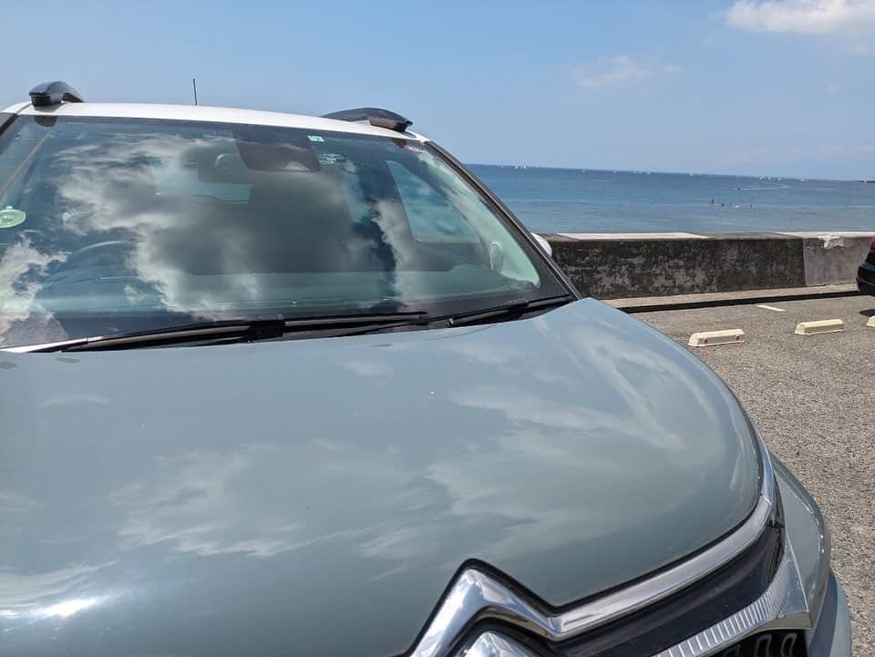 本橋菜子のインスタグラム：「.   I 🩵 Citroen !!   さいこうにかわいい愛車で夏ドライブ満喫🚙🌊🌿 　　 @citroen  @citroen__ota  @tohojidousya  @tokyo_haneda_vickies」