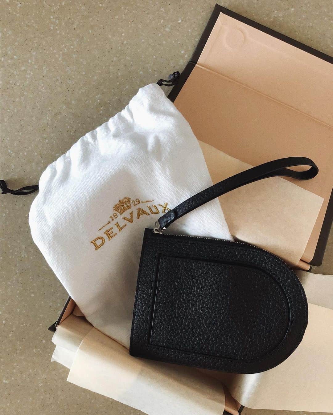 陣内勇人のインスタグラム：「. first @delvaux   8/4の吉日に。  #delvaux」