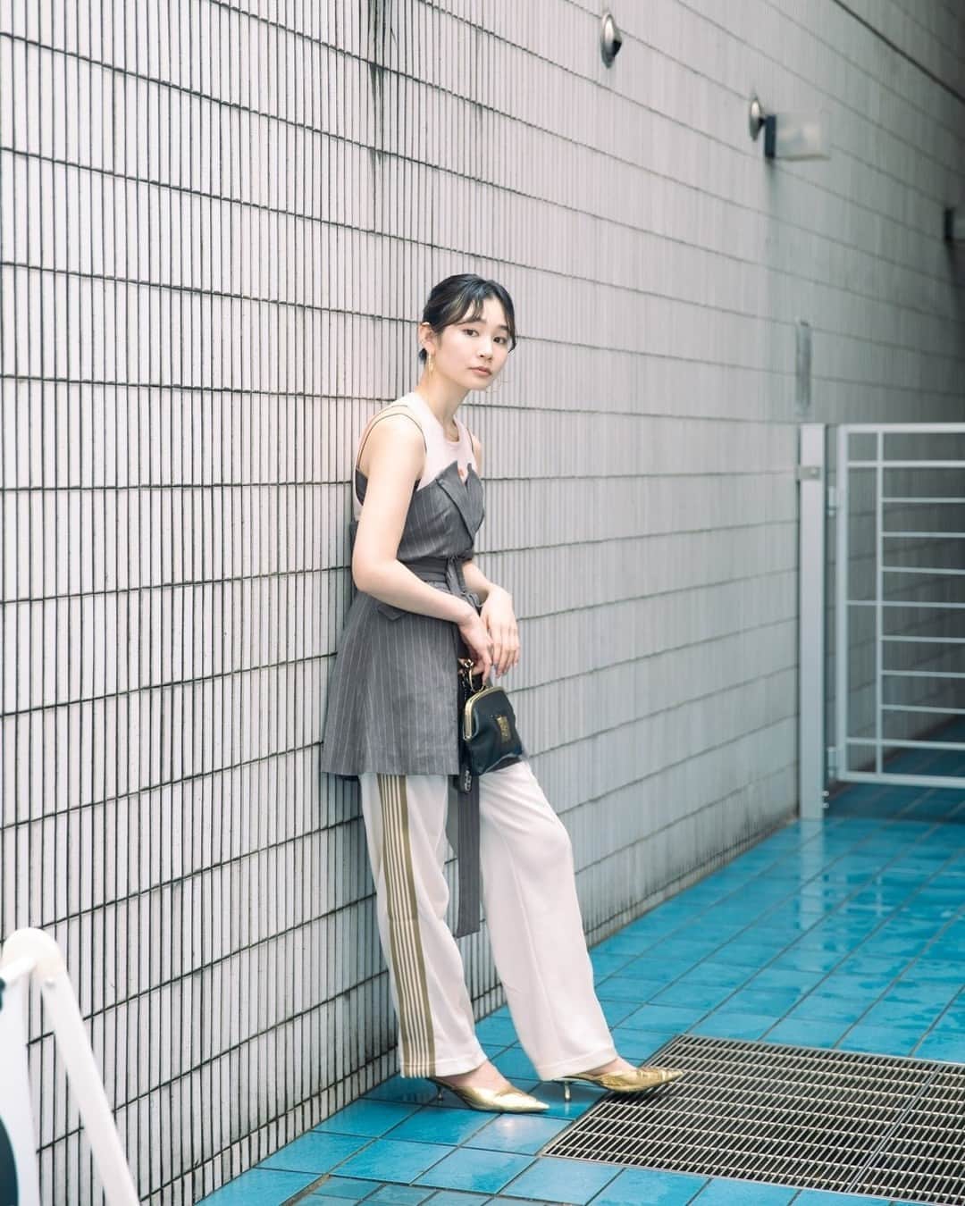 のインスタグラム：「Name: minami⁠ Age: 26⁠ ⁠ Tops #LABELLEETUDE⁠ Inner #NewBalance⁠ Pants #STUDIOUS⁠ Bag #vintage⁠ Shoes #MARTE⁠ Earrings #SYKIA⁠ Necklace #lifes⁠ ⁠ Photo by @onokoro0710⁠ ⁠ #スナップ_fs #fashionsnap #fashionsnap_women」