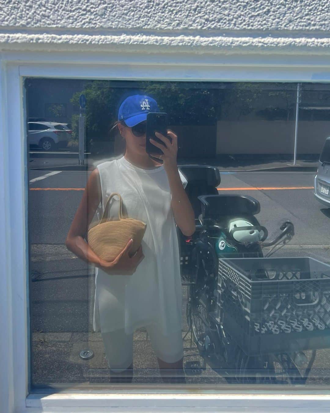 中川珠里のインスタグラム：「オハヨウ  なんでもない私服の方が質問たくさんくる🤣  上下共に、1.2年前の @sea_japan です 質が良くて長く着れてます」