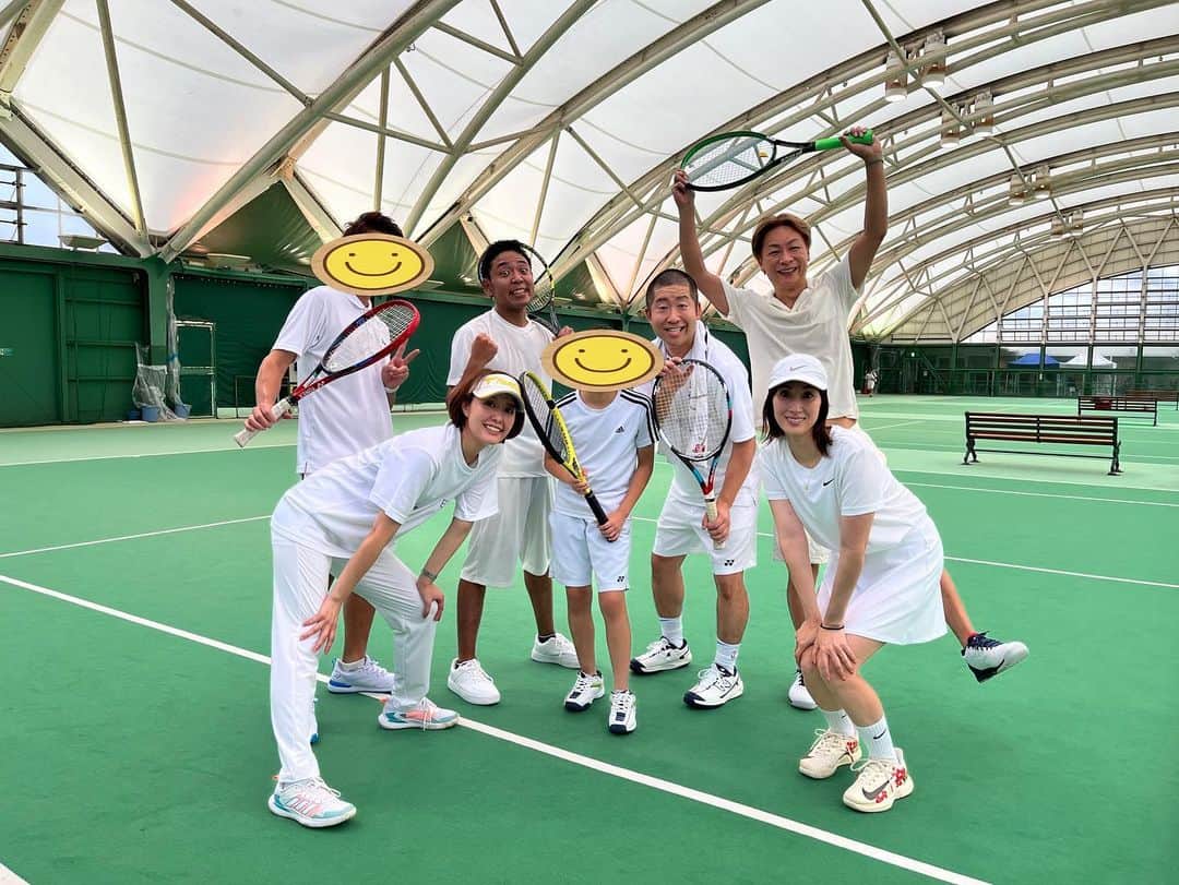 坂下千里子のインスタグラム：「. . STC . . 先日ついに第１回目のSTC始動しましたーー！ . あー楽しかった🎵 . #STC#テニス#テニスクラブ#🎾#テニス好きな人と繋がりたい #ウィンブルドン スタイル」