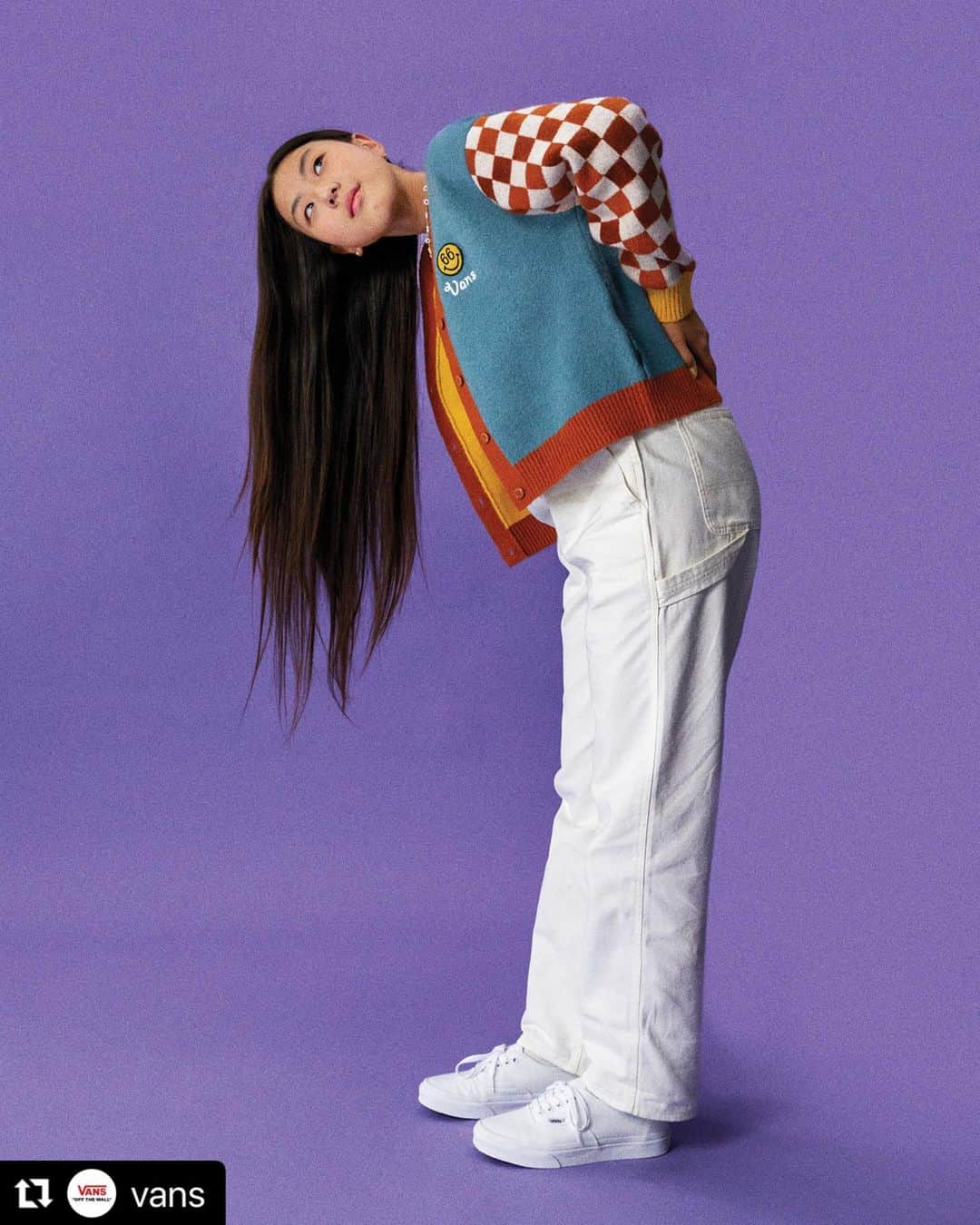 開心那のインスタグラム：「••• @Cocona.Hiraki styles the True White Authentic with new seasonal staples. Find new arrivals at the link in our bio.  Check out the vans shop!  @vans @vansskate @vansskateapac @vansjapan」
