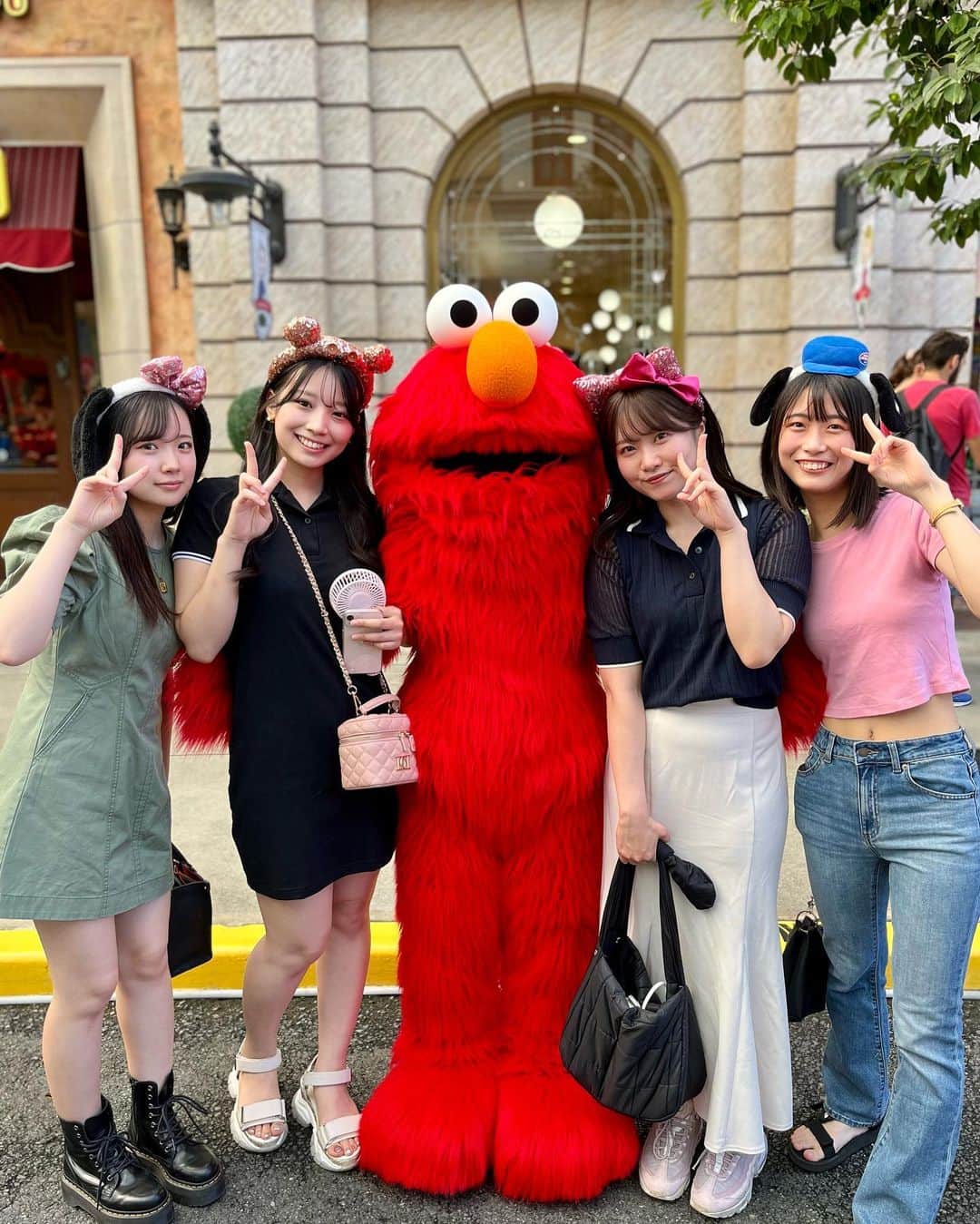 新大阪歯科衛生士専門学校【公式】のインスタグラム：「校外レクリエーション③🌈  勉強はもちろん、 学生生活を思いきり楽しむことも 本校では大切にしています🍀  クラスメイトと親睦を深め、 思い出に残る1日になりました😊❣️」