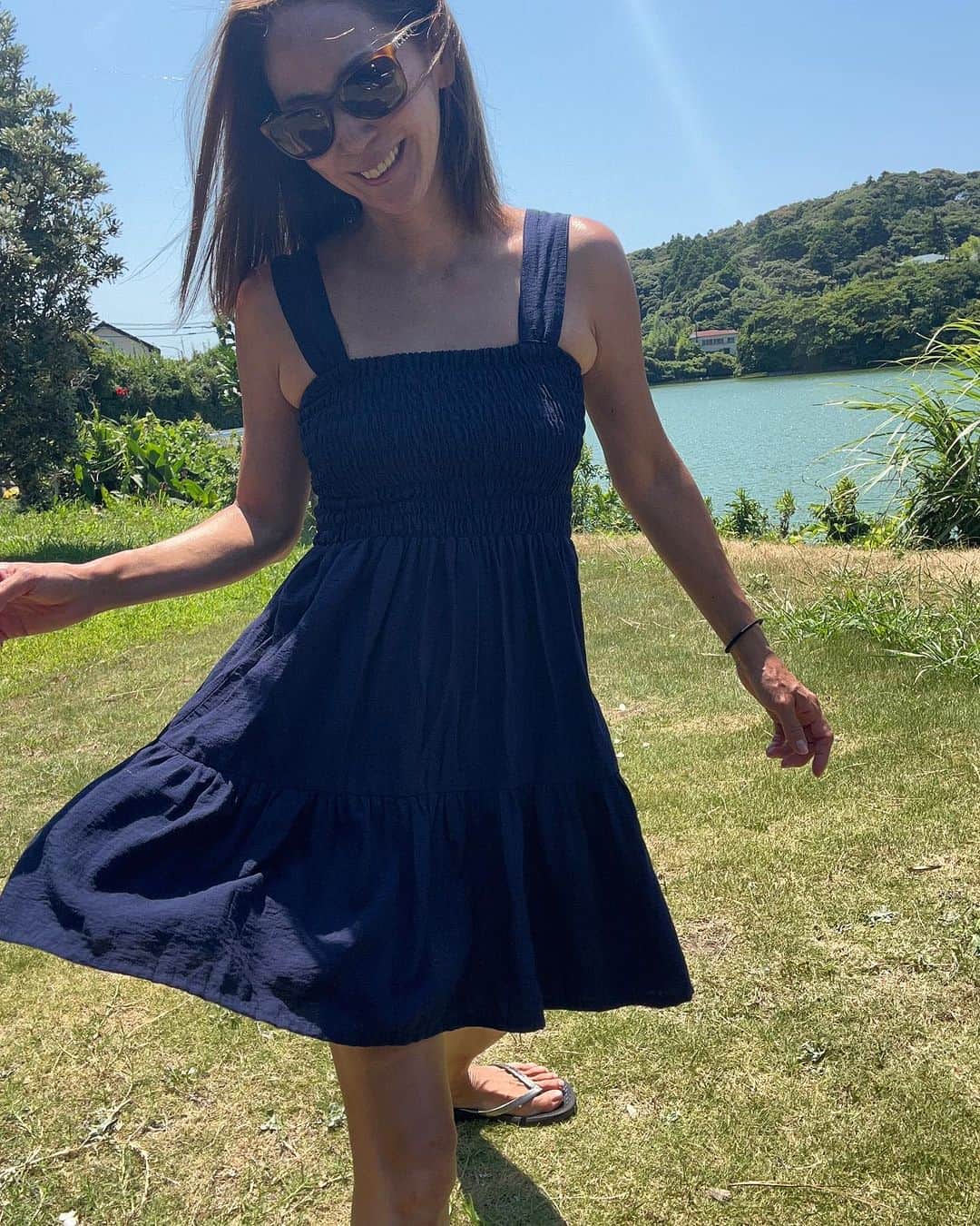 HARUKO（真木明子）のインスタグラム：「このワンピ かなりのお気に入り❤️  ブラやパッとつけなくても あまり気にならない❤️  ミニ好きの方是非😊  肩紐が食い込まず 楽です😊  @no10key.no10bee」