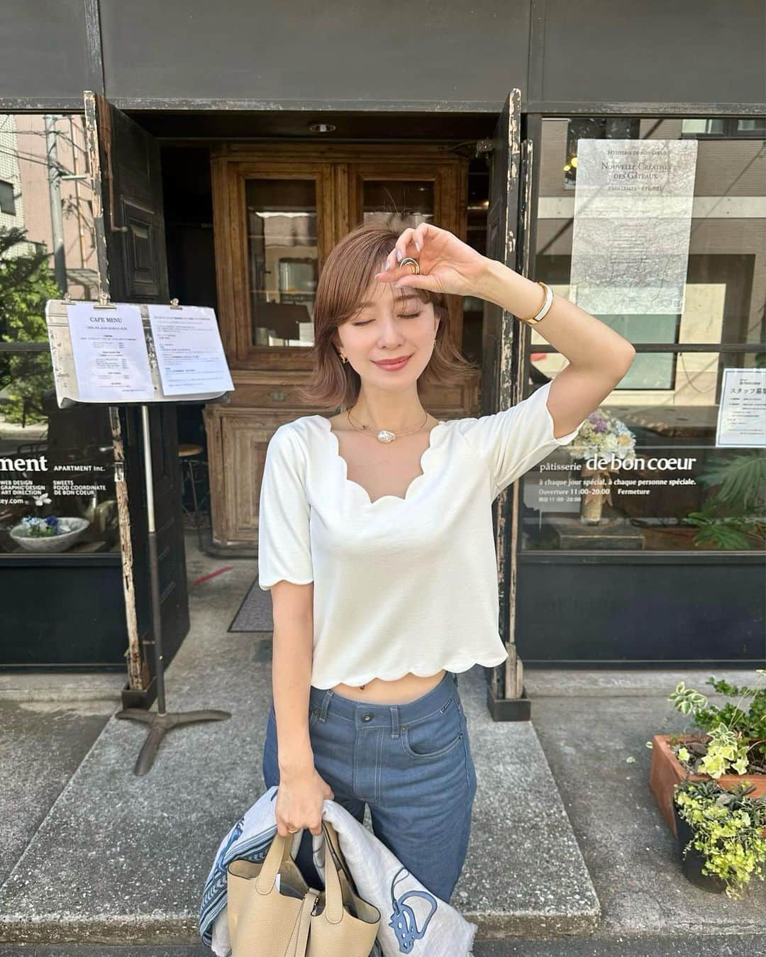 水野佐彩のインスタグラム：「・ 🦢🩵  #おちびコーデ #おちびの輪 #低身長コーデ #Sサイズコーデ #ママコーデ #ママライフ #2020年ベビー #女の子ママ #女の子ベビー #ブルベ夏 #ブルベ #ブルベサマー #ブライトサマー #ブライトスプリング #ソフトクラシック #ウェーブ #骨格診断ウェーブ​」