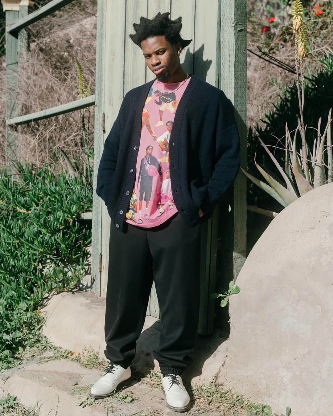 Kerrang!のインスタグラム：「A week on from dropping a two-minute rendition, Denzel Curry has unveiled a new, full version of BLOOD ON MY NIKEZ, and it features Juicy J – listen now at the link in bio 🔥  📸: @michaeltyronedelaney」