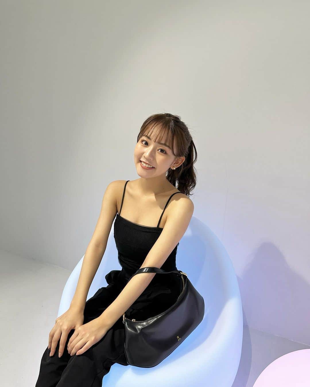 河野まひるのインスタグラム：「all BLACK.」