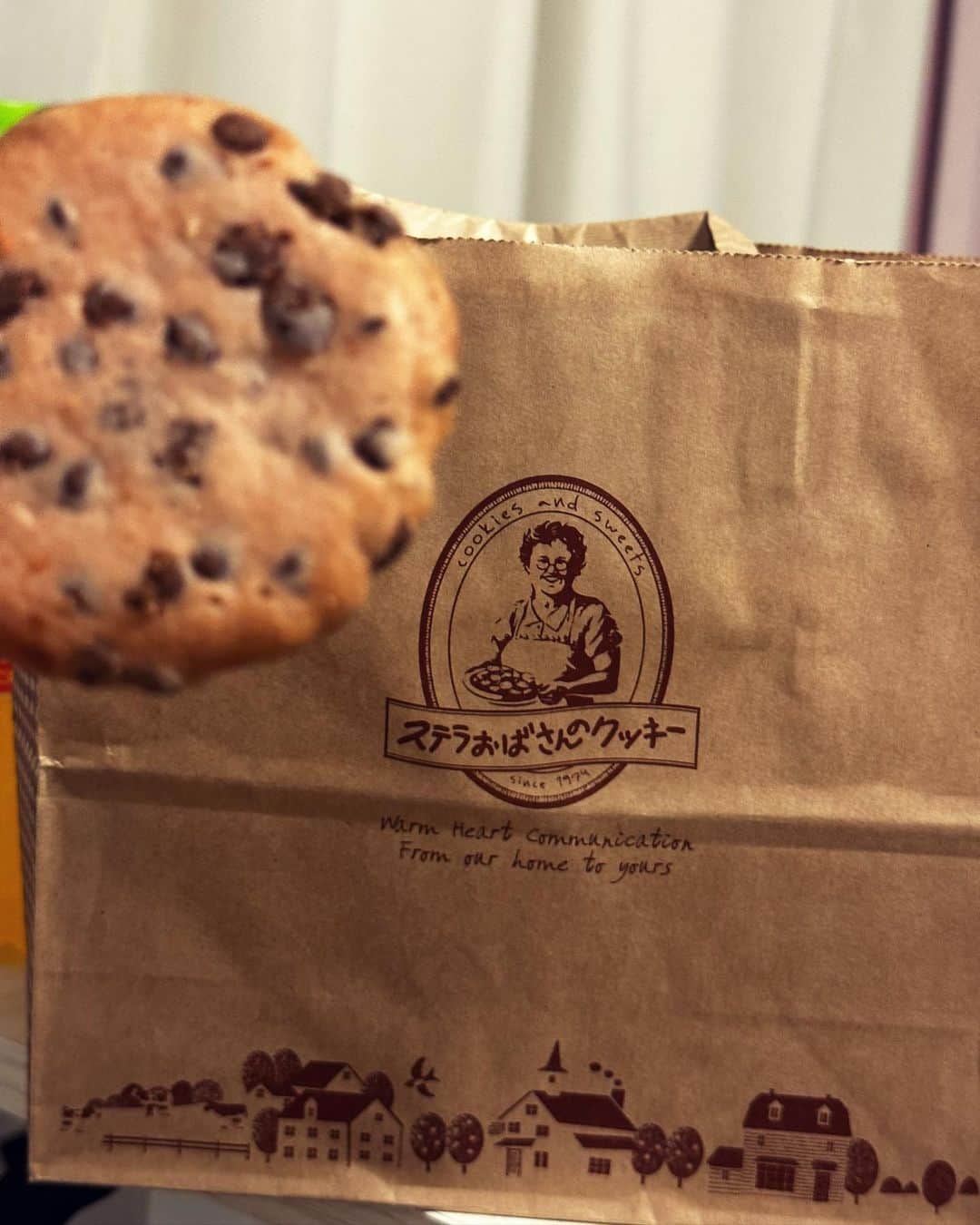 桃乃木かなさんのインスタグラム写真 - (桃乃木かなInstagram)「⠒̫⃝ 👐  久しぶりに食べるステラおばさんのクッキー 記憶以上に美味しかった！にっこり！！！」7月27日 21時40分 - kana_momonogi