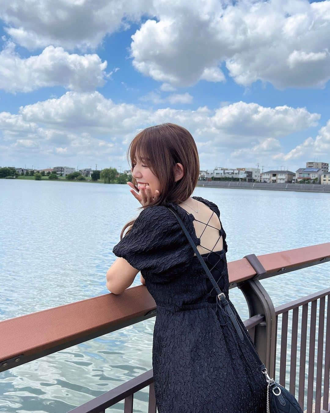 里菜のインスタグラム：「空が眩しい😎☀️」