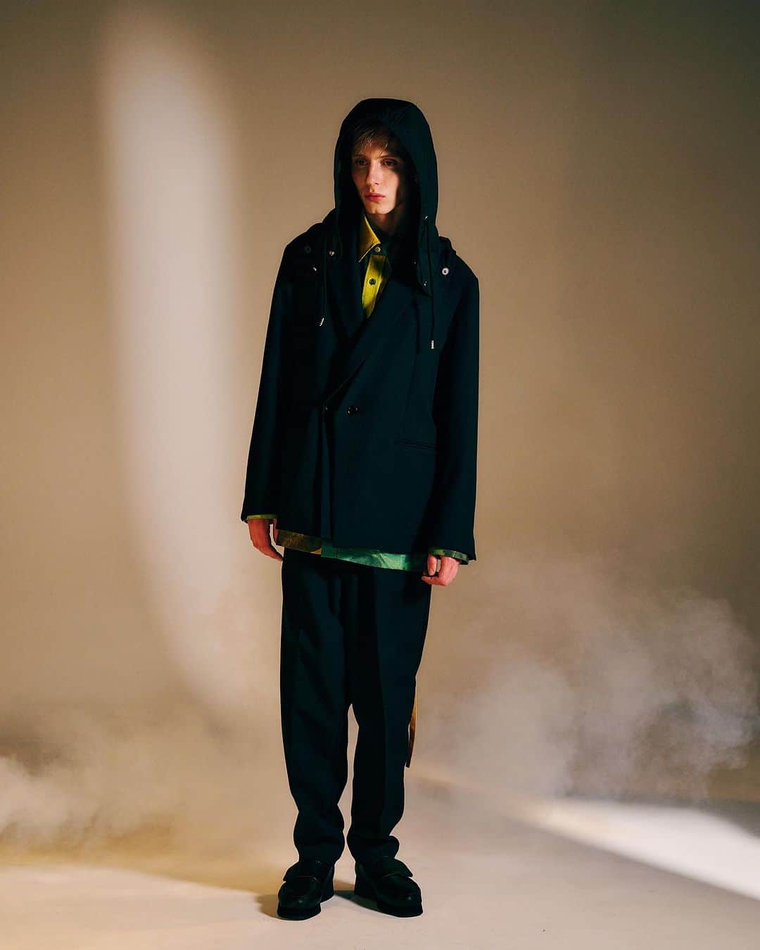 ウィザードのインスタグラム：「WIZZARD 2023/24 AUTUMN WINTER COLLECTION [Bloom]  [ MODEL ]  @oluwafunmike__  @je7u7  [ STYLIST ] @rxixkxux  [ PHOTOGRAPHER ] @tomoaki_shimoyama  [ HAIR MAKE ] @ezashi_ezashi_ezashic  [ SPECIAL THANKS ] @teeny_ranch_  @west_management_inc_official @themgt.jp.  #wizzard_fac #wizzard #fashion #mensfashion #2023AW」