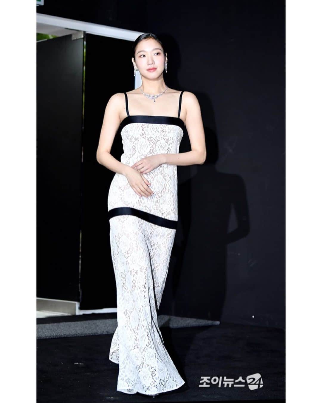 キム・ゴウンのインスタグラム：「#TweedDeCHANEL #CHANELHighJewelry ✨💎💎✨」