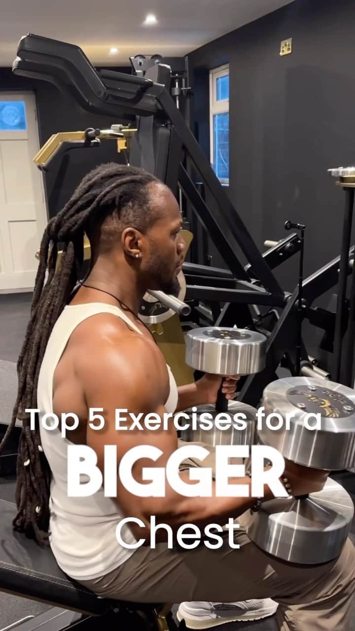 Ulissesworldのインスタグラム：「Chest Day, let’s get it 🔥 Save this for your next session 💪🏾  If you’re looking to unlock that 3D pec definition then you NEED to try my TOP 5 Chest exercises 💪🏾   1. Incline Dumbbell Press  The incline dumbbell bench press offers targeted muscle growth by engaging different chest areas based on the incline. It improves shoulder stability and addresses unilateral imbalances by working each limb individually with dumbbells. This versatile exercise enhances physique and strength development effectively.  2. Pec Fly The pec fly can help open up your chest muscles. Chest openers may help reduce upper back pain, increase range of motion, and reduce tightness in the upper body, there’s a lot of ways you can do flys so If you're doing dumbbell chest flies as a way to open up your chest muscles, consider using lighter weights to reduce risk of injury and focus more on form and each contraction   3. Dumbbell Bench Press The Dumbbell Bench Press closely simulates real-world movements as it is performed unilaterally, engaging core and stabilizer muscles more effectively compared to the traditional barbell bench press. Additionally, it allows for an increased range of motion, essential for improving bench press performance. Unlike the barbell bench press, you can perform the dumbbell bench press without necessarily needing a spotter, providing a safer option for solo training. Moreover, incorporating the One-Arm Dumbbell Bench press into the routine challenges the core significantly, making it a valuable exercise for core strength. Lastly, the dumbbell bench press helps identify and address muscle imbalances and weaknesses in the upper body, enabling athletes to target specific areas for better overall strength and performance.  4. Dual Stack Chest Press Using the Dual Stack can not only develop strength and hypertrophy of the triceps and pectorals, it can also improve bench press technique, muscle coordination, and stability necessary for heavier and more advanced pressing training.」