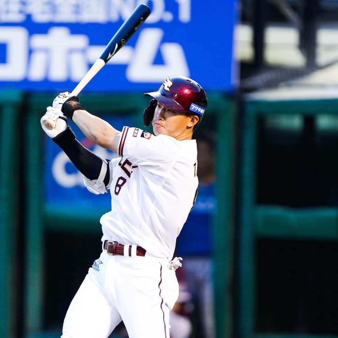 東北楽天ゴールデンイーグルスさんのインスタグラム写真 - (東北楽天ゴールデンイーグルスInstagram)「⚾️  ⚾️E 5-9 F⚾️ 両軍揃って二桁安打となった乱打戦は相手に軍配。 小深田選手が初回に5号ソロを放つなど2安打1打点1盗塁‼️ フランコ選手は7号2ランと2ベース💥💥 そして辰己選手が4安打の固め打ち🔥 投げては3番手の高田孝一選手が2回無失点👍🏼  #鷲が掴む #rakuteneagles #小深田大翔  #マイケルフランコ #高田孝一 #辰己涼介  #炭谷銀仁朗 #堀内謙伍」7月27日 22時04分 - rakuten_eagles