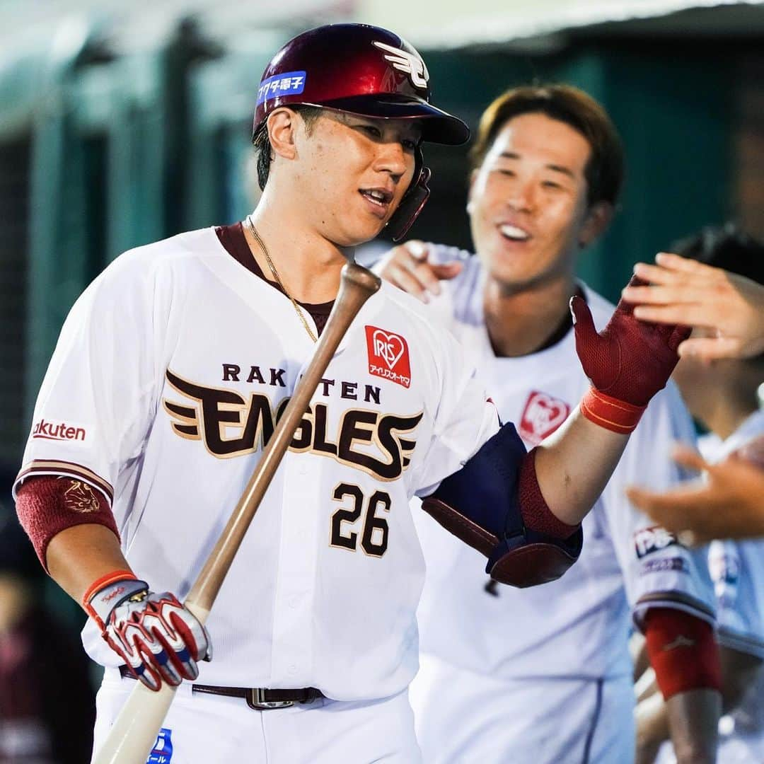 東北楽天ゴールデンイーグルスさんのインスタグラム写真 - (東北楽天ゴールデンイーグルスInstagram)「⚾️  ⚾️E 5-9 F⚾️ 両軍揃って二桁安打となった乱打戦は相手に軍配。 小深田選手が初回に5号ソロを放つなど2安打1打点1盗塁‼️ フランコ選手は7号2ランと2ベース💥💥 そして辰己選手が4安打の固め打ち🔥 投げては3番手の高田孝一選手が2回無失点👍🏼  #鷲が掴む #rakuteneagles #小深田大翔  #マイケルフランコ #高田孝一 #辰己涼介  #炭谷銀仁朗 #堀内謙伍」7月27日 22時04分 - rakuten_eagles