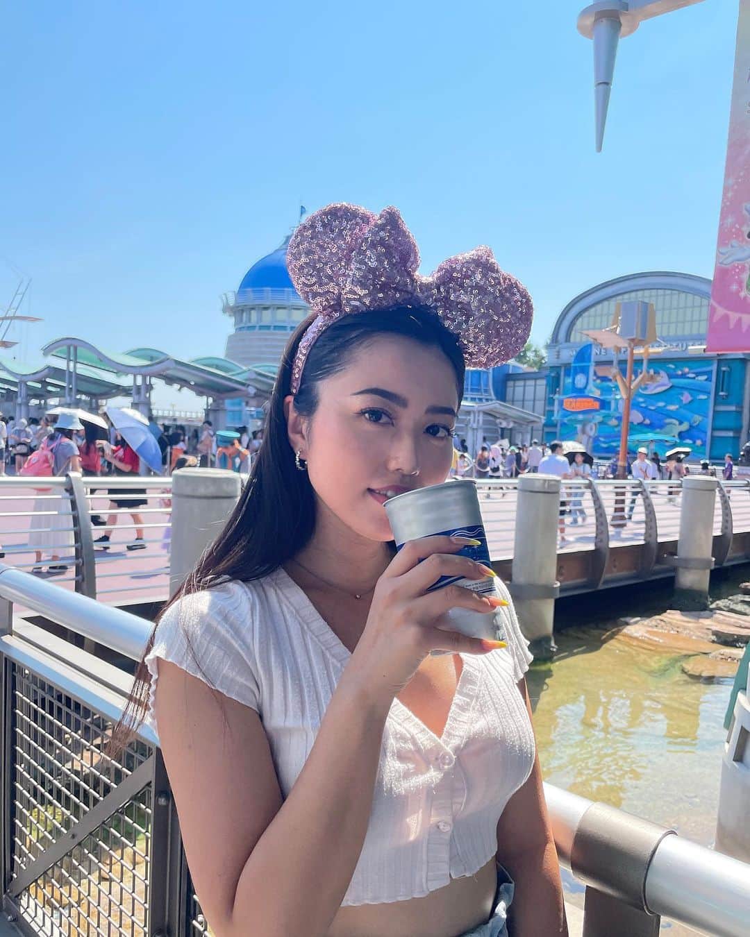 KOUMIのインスタグラム：「. 〜夏の思い出〜 ☑︎🐭🩷🪄 □✈️ □BBQ🍖 □海辺でチル🏝️ □ウミガメと泳ぐ🐢」