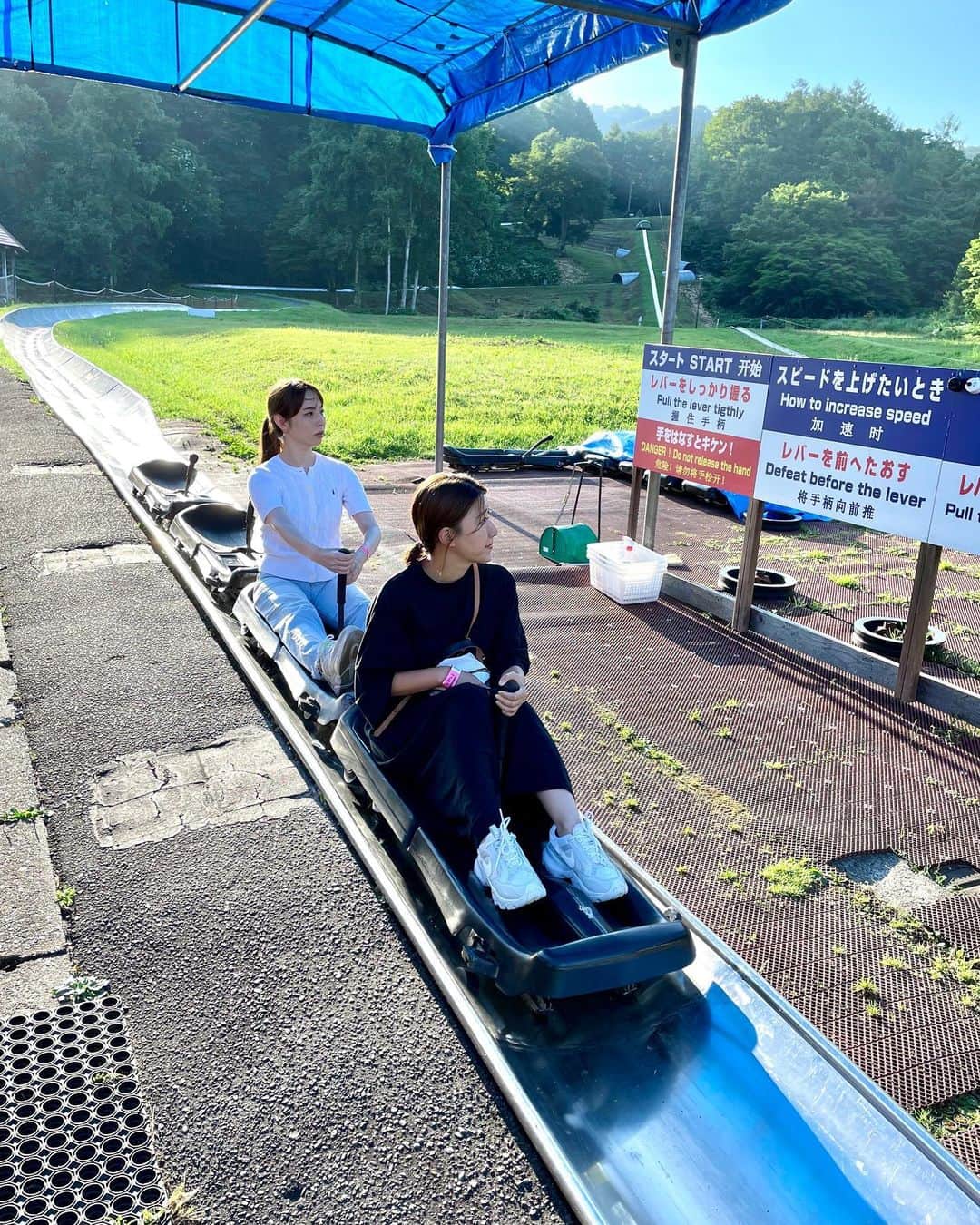今井麻椰さんのインスタグラム写真 - (今井麻椰Instagram)「これぞ北海道！自然の中のアクティビティ🍃 色々シュールなんだけど大人も楽しめる😂  ワイヤーで山に登ってく時、ひっくり返りそうで意外と怖かった。笑  屋内外に遊び場がたっくさんあるから是非ここに泊まって欲しい☺️🍃  #北海道 #北海道旅行 #道南 #道南旅行 #森町 #大沼 #グリーンピア大沼 #FMノースウェーブ #ノースウェーブ」7月27日 22時18分 - maya_imai_124