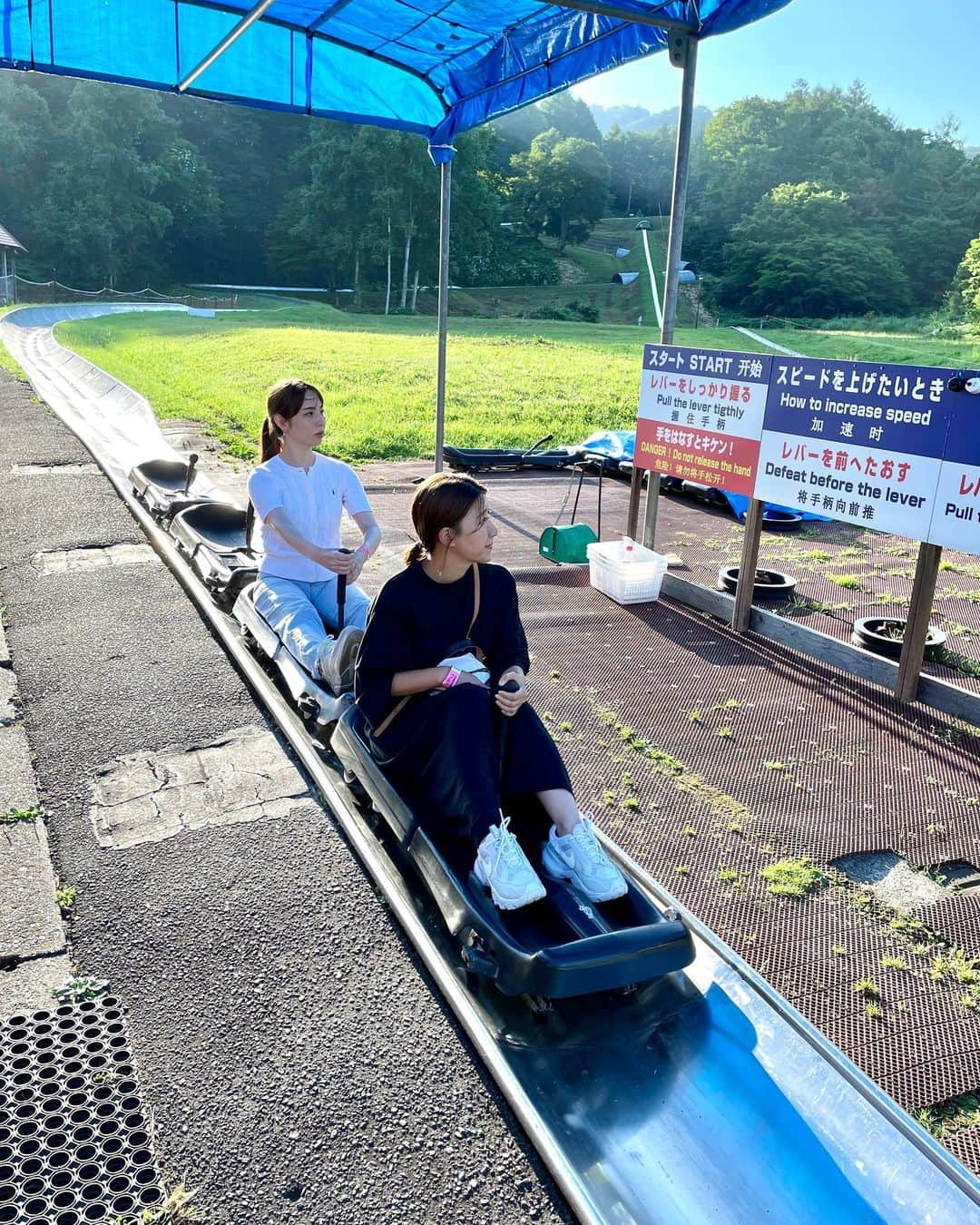 今井麻椰さんのインスタグラム写真 - (今井麻椰Instagram)「これぞ北海道！自然の中のアクティビティ🍃 色々シュールなんだけど大人も楽しめる😂  ワイヤーで山に登ってく時、ひっくり返りそうで意外と怖かった。笑  屋内外に遊び場がたっくさんあるから是非ここに泊まって欲しい☺️🍃  #北海道 #北海道旅行 #道南 #道南旅行 #森町 #大沼 #グリーンピア大沼 #FMノースウェーブ #ノースウェーブ」7月27日 22時18分 - maya_imai_124