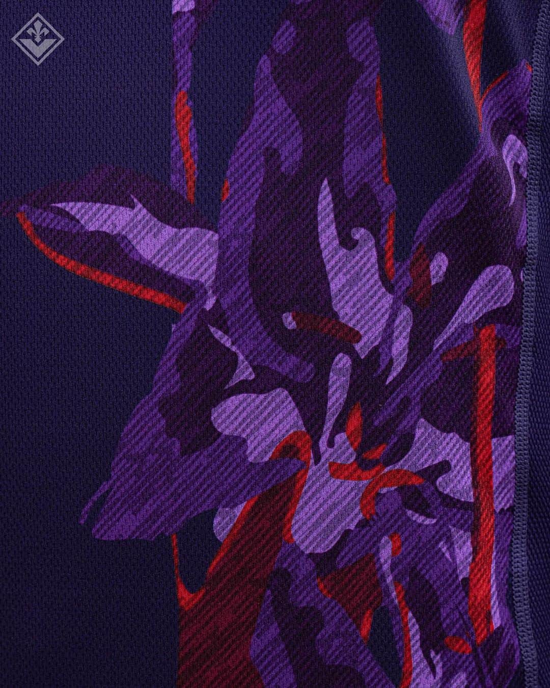 ACFフィオレンティーナさんのインスタグラム写真 - (ACFフィオレンティーナInstagram)「Blue, purple and red blend harmoniously, in a Kombat Pro that offers comfort and ventilation. Out now the new Third Kit 2023/24 of @acffiorentina   #kappa #kappasport #forzaviola #fiorentina」7月27日 22時19分 - acffiorentina