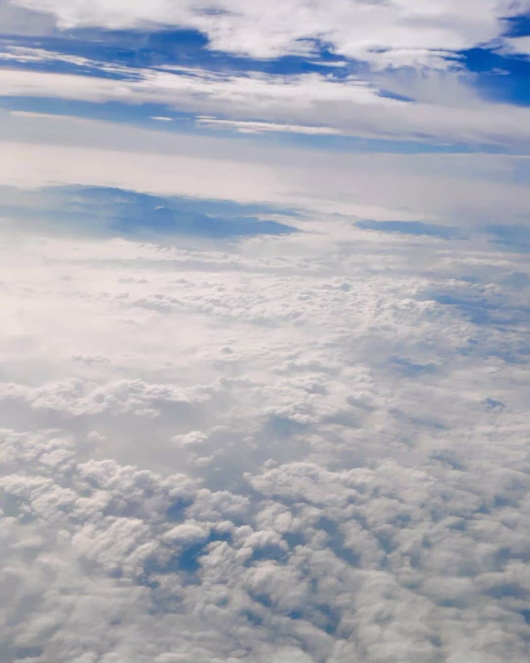 チン・ソヨンのインスタグラム：「☁️☁️☁️#수면소음」