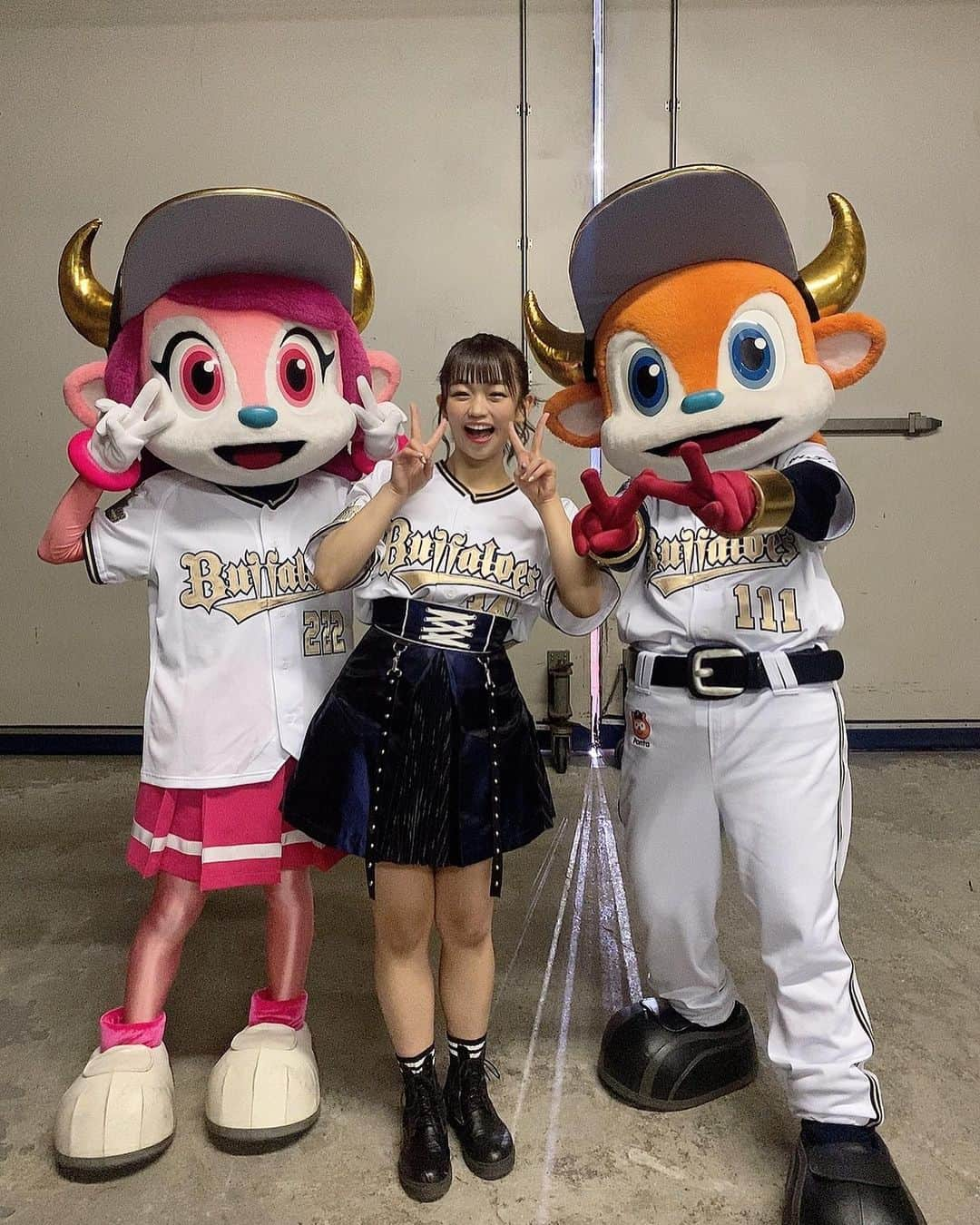 岡村茉奈さんのインスタグラム写真 - (岡村茉奈Instagram)「. オリックス vs日ハム戦 8月19日in京セラドームにて BsGirls Dayの開催が決定しました🙈❤️  オープニングやイニング間など 終日京セラを盛り上げますよ(*´꒳`*)  ……そして試合後は 「BsGirls 10th Anniversary Special Live」💎🎤 試合終了すぐのグラウンドで 約90分ほどのライブがあります💫  勿論スタンドからでもご覧いただけますが、 近くで見てほしいな💞💞　 グラウンド観覧チケットは7月30日からです🏟️ 懐かしい曲やるかな？お楽しみに( ˘ω˘ )  #オリックスバファローズ #オリックス#バファローズ #プロ野球#野球#野球観戦#orixbuffaloes#orix #baseball#bs2023 #camera #instgram#instagood #japanesegirl #japan #follow#followｍe」7月27日 22時26分 - mana_0906__