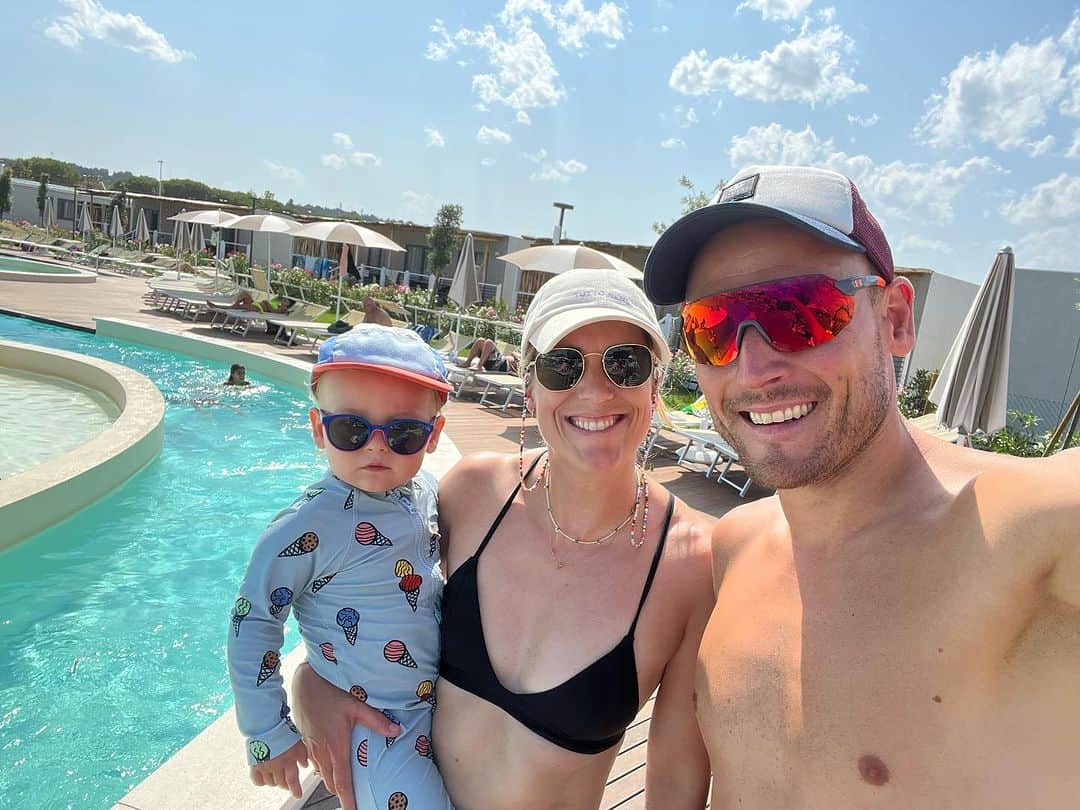 Verena Faisstのインスタグラム：「👨‍👩‍👦 🌊 ☀️ ☕️ 🥐🍝 🍕🍤= 🇮🇹」