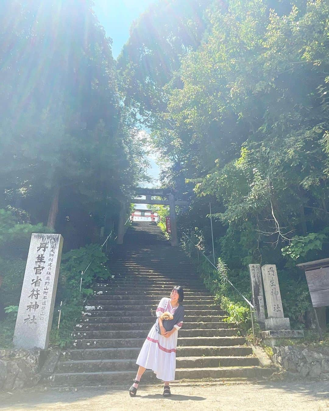 近藤夏子のインスタグラム：「🌞🌈✨💕 ちょうど一年🌻 今回もキラーーンってやつ出た✨ キラーーン」