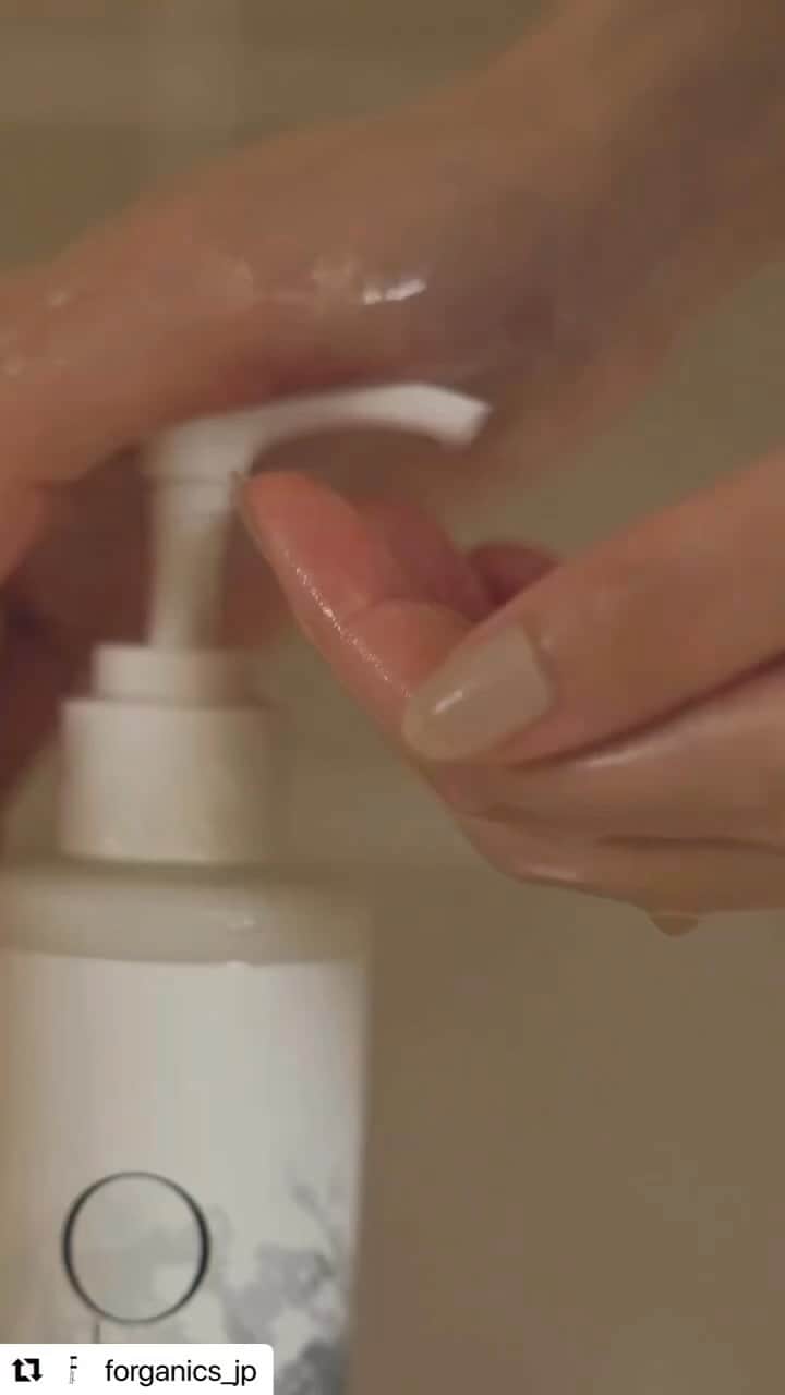 秋山レイのインスタグラム：「ㅤㅤㅤㅤㅤㅤㅤㅤㅤㅤㅤㅤㅤ @forganics_jp  @obyf.jp  のモデルをさせて頂きました🌿 プライベートでもよく行く  @cosmekitchen さんの 商品に携われて本当に嬉しかったです！ まさか高校のお友達からのご縁で お仕事が一緒にできるなんて…  ヘアメイクも現場行ってびっくり @yuricosmake さん🥺幸せ  引き続きちょこちょこ登場します🪞 お楽しみに！」