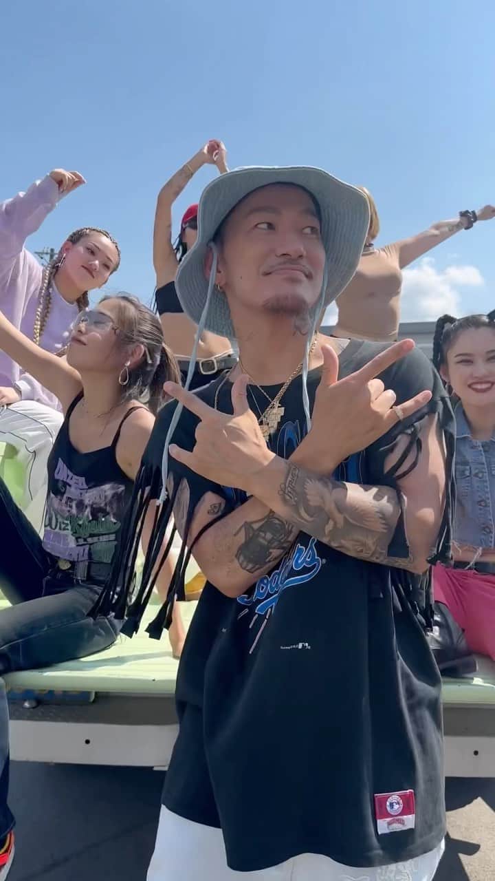 のインスタグラム：「撮影からLIVEの余韻を未だに引きずったまま8月1日はいよいよワンマンライブ夏の陣🏄‍♀️✨ 早くDRIVEのMVみんなに見せたいよ🚘☀️  大阪の余韻を引きずってるのは俺だけ？😂w  #DRIVEchallenge #DRIVEチャレンジ なんどやっても音がズレる  @johnnys_official」