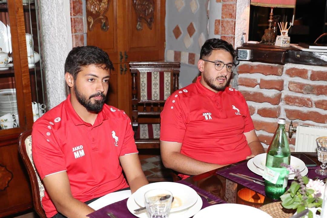 スティーヴン・ジェラードさんのインスタグラム写真 - (スティーヴン・ジェラードInstagram)「Team dinner ❤️💚 @ettifaq」7月27日 14時57分 - stevengerrard