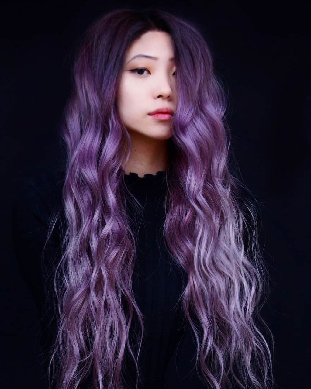 Schwarzkopf Professional Japanのインスタグラム：「Artist: @lind_uhhh   Beautiful Purple Princess 👑 ハローパープル カラーシャンプーでキレイなカラーを長く楽しめます。  #ボンドカラー #ファイバープレックス #シュワルツコフ #ブリーチカラー #ブリーチ #ケアブリーチ #ヘアカラー #ハイトーンカラー #ピンクカラー #ハローパープル #グッバイイエロー #カラーシャンプー #ムラシャン #スーパーロング」