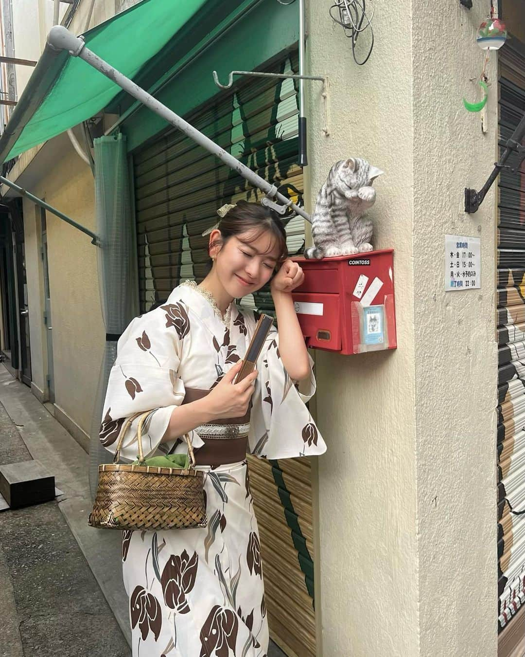 渡邉優さんのインスタグラム写真 - (渡邉優Instagram)「夏らしく浴衣をもう一投稿🤝♡ どの写真が良いですか🤳  #夏 #浴衣 #浴衣ヘアアレンジ #浅草 #浅草散策 #kesatokyo #yukata #japan #asakusa #浴衣コーデ」7月27日 15時12分 - yu_watanabe_