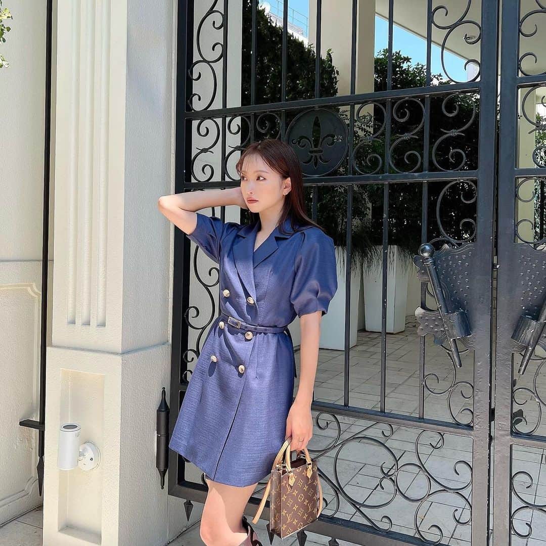 木田絵里香のインスタグラム：「. かわいいミニワンピ💙 細めのベルトがすき♡ . #ワンピース#ワンピコーデ」