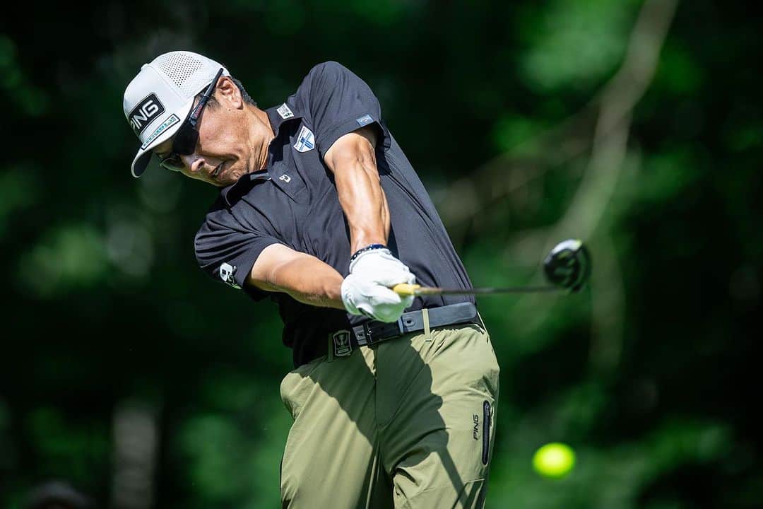  JGTO 男子プロゴルフツアーのインスタグラム：「日本プロゴルフ選手権大会 1st round  「囲み(取材)なんて何年ぶりだろう！」と声を弾ませたのは3アンダー69でラウンドした遠藤彰。今季レギュラーツアーは初戦で、大舞台で最高のスタートを切りました😉  #日本プロゴルフ選手権大会2023 #遠藤彰 #恵庭カントリー倶楽部」