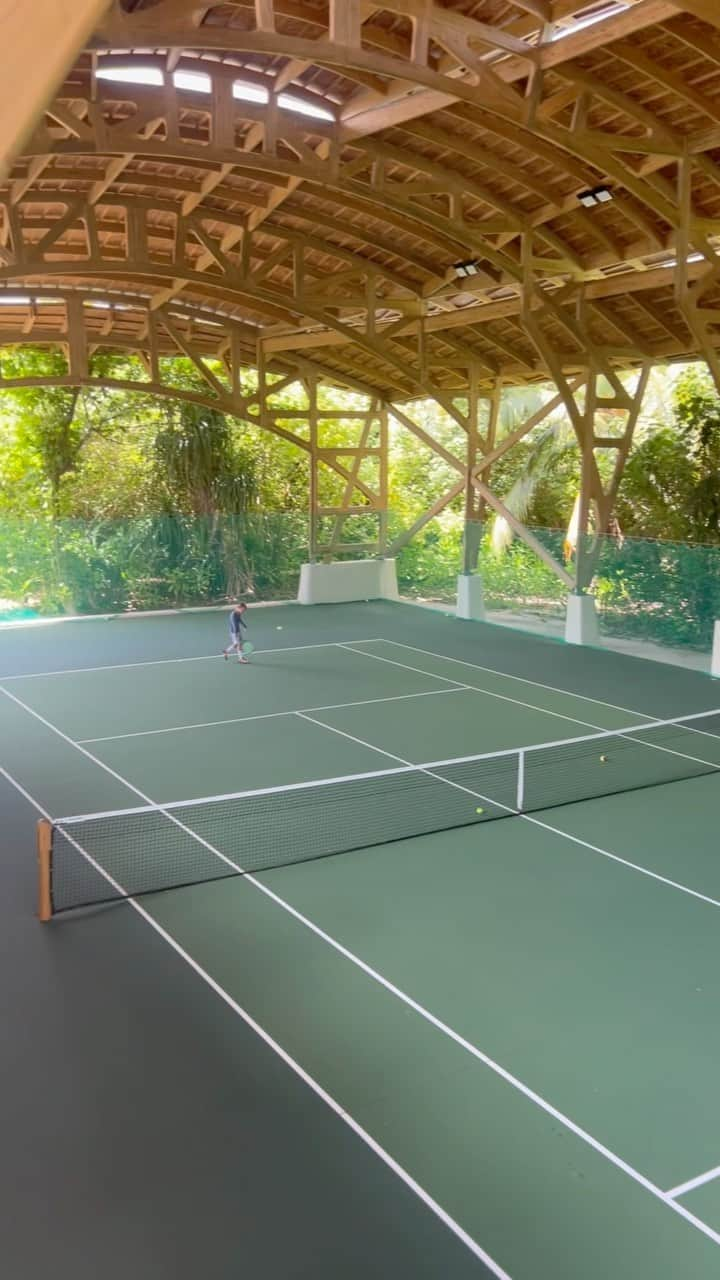 ブライアン兄弟のインスタグラム：「One of the coolest resort courts in the world? #sonevafushi #tennisatsoneva @discoversoneva . . . .  #tennis #tennisplayer #tennislife #sport #atp #tenis #tenniscourt #sports #tennislove #usopen #wimbledon #wta #tennisfan #tennistraining #instatennis #fitness #tenniscoach #federer #atptour #rogerfederer #tennisworld #tennisgirl #tennismatch #tennistime #tennispro #rolandgarros #djokovic #tennisplayers」