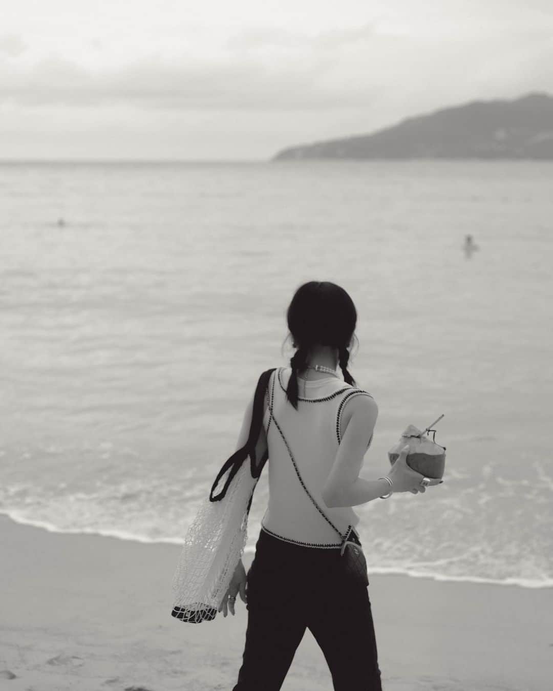 徐琁さんのインスタグラム写真 - (徐琁Instagram)「在普吉島喝到的椰子汁至今難忘 真的好好喝啦🥹🫶🏻🥥」7月27日 15時59分 - cos55555