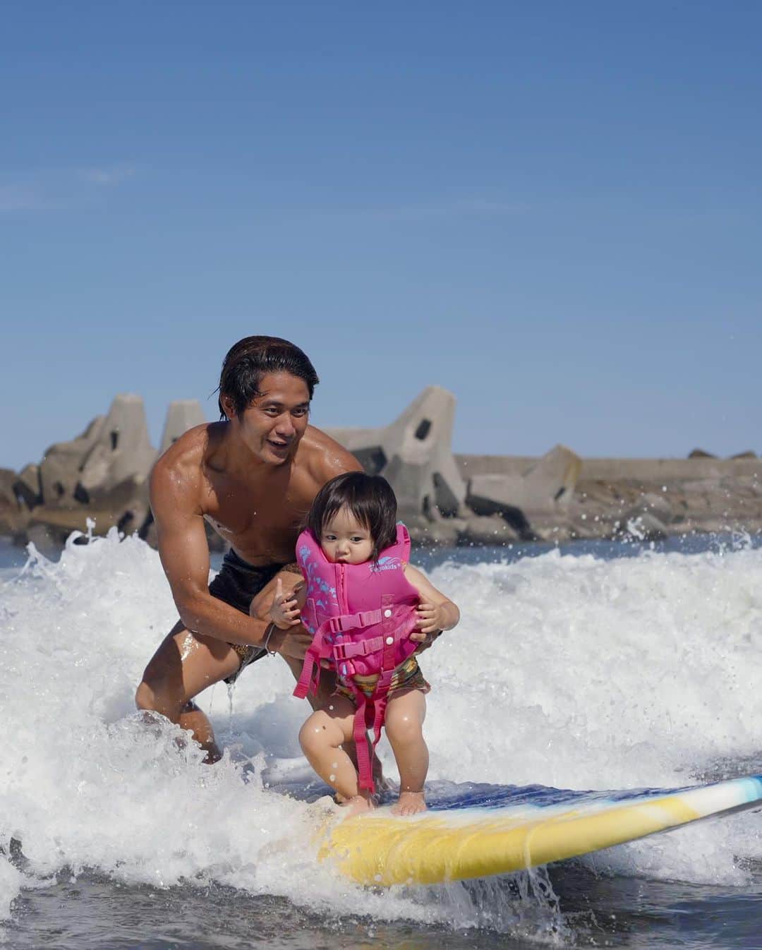 野呂玲花さんのインスタグラム写真 - (野呂玲花Instagram)「She loves to surf 🏄🏽‍♀️🩷 Pc: @norihiro_takeda」7月27日 16時05分 - reikanoro