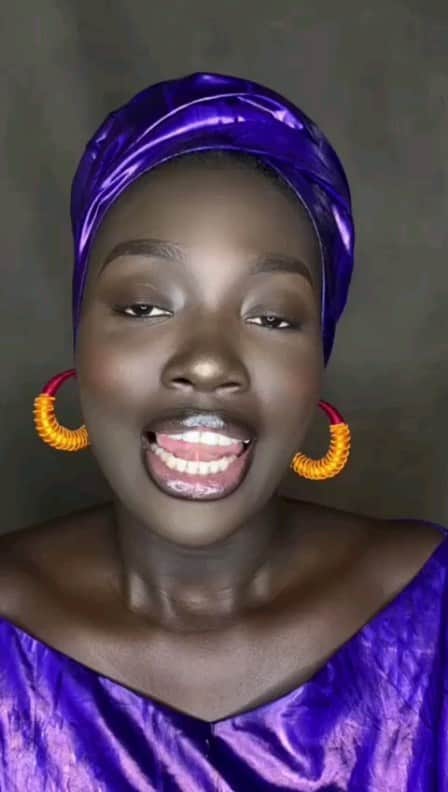 Makeup Addiction Cosmeticsのインスタグラム：「La marque @makeupaddictioncosmetics est disponible au Sénégal ! Regardez la palette FLAMING LOVE portée par @DiarraSmile n'est elle pas magnifique ?」