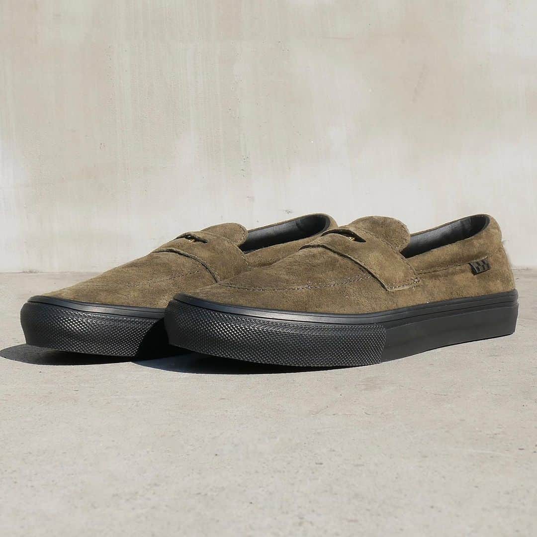 のインスタグラム：「@vansskate から BEATRICE DOMOND シグネチャーカラーモデル入荷しました🔥  CALIFORNIA STREET 東京都渋谷区代官山町7-3 Tel 03-3461-9725 Store Hours 12:00 ~ 19:00 通販 : 17時までのご注文で即日発送 年中無休(12/31 ~ 1/3 を除く)  @vansskate  #vans #バンズ #skateboard #skateboarding #skater #カリフォルニアストリート #カリスト #スケートボード #スケボー #スケーター #californiastreet #calst」