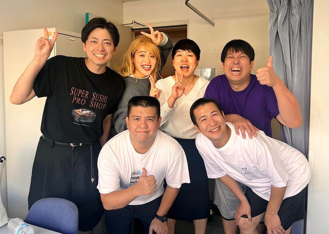 西村真二さんのインスタグラム写真 - (西村真二Instagram)「* 仲良し先輩と仲良し後輩と収録。 こんな日がずっと続け。 #ジェラードン #レインボー #コットン #また告知します」7月27日 17時08分 - shinji_nishimura0630