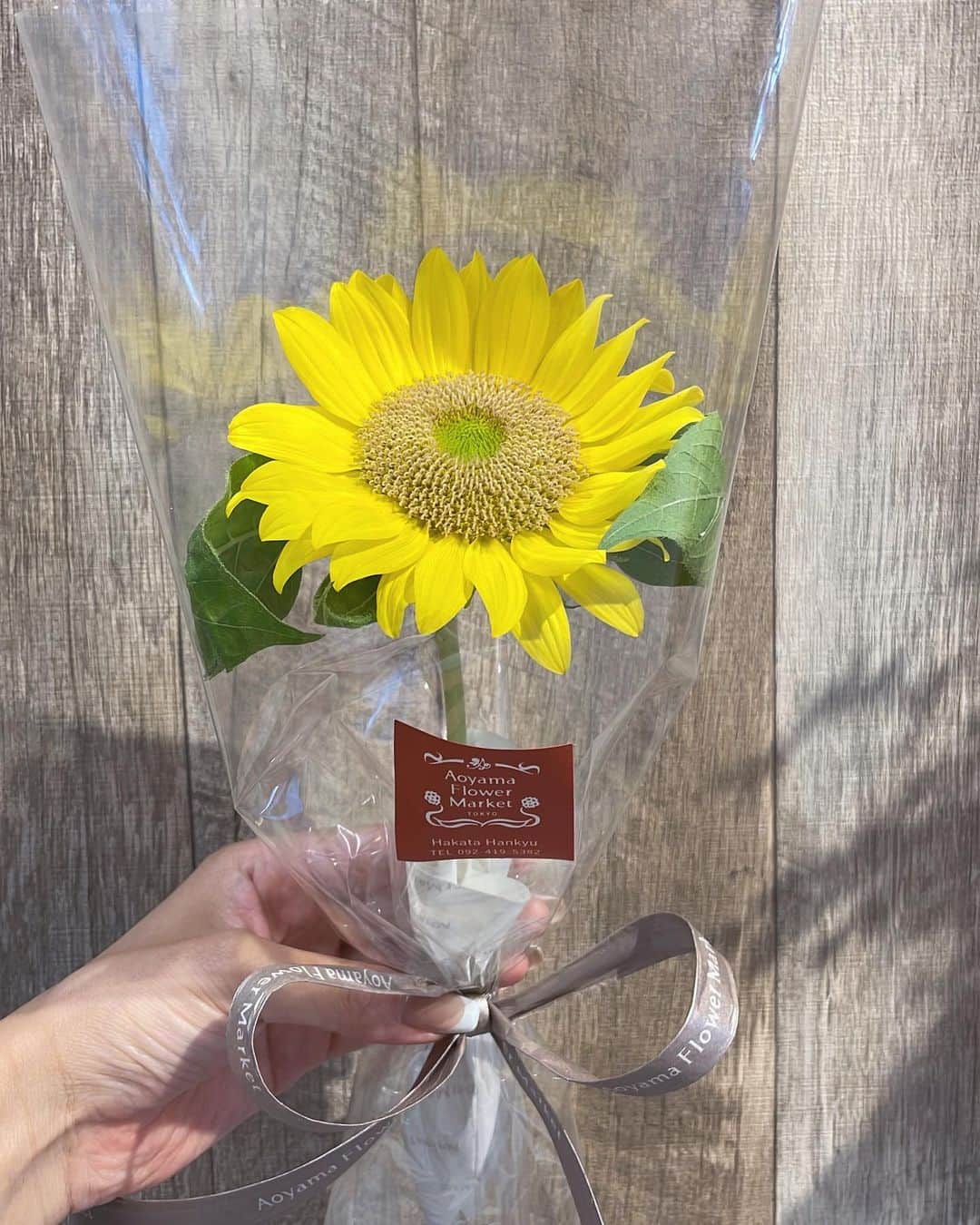 ほなみのインスタグラム：「🌻  大好きなお花♡」