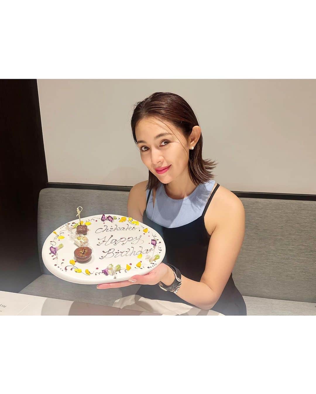 渡辺知夏子のインスタグラム：「今年もお祝い🥂ありがとう、友よ🥰   #birthday  #birthdaylunch  #ありがとう   #感謝」