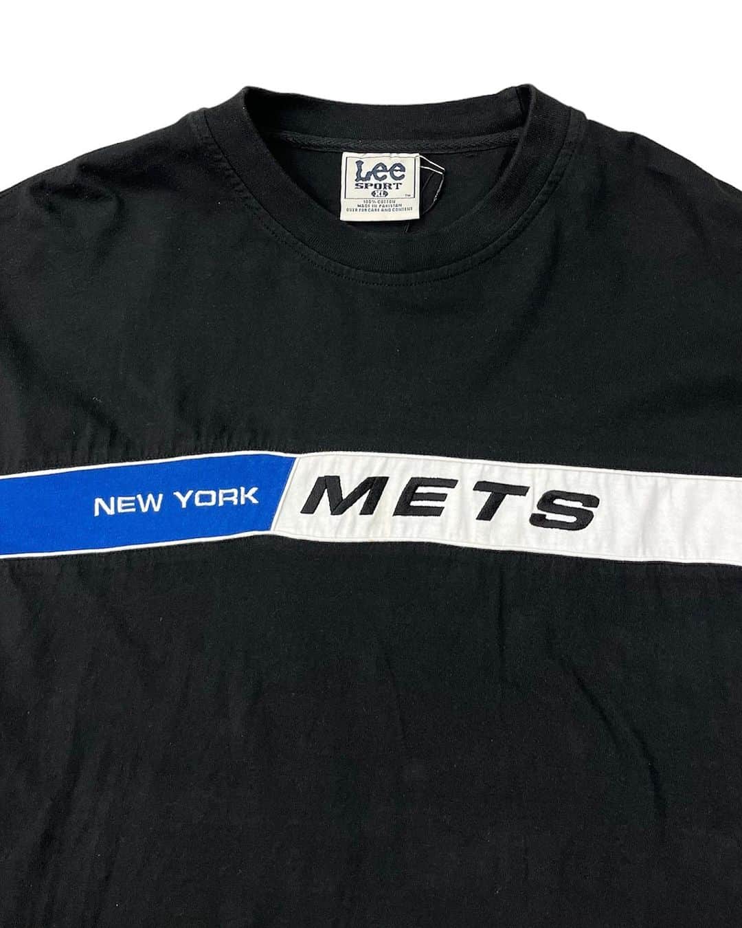 ジャムルさんのインスタグラム写真 - (ジャムルInstagram)「90-00's NEW YORK METS Tシャツ　¥5400+tax(5940) .  90-00年代頃のLeeボディ、NEW YORK METSのTシャツ。 NEW YORK METSのTシャツは数あれど、いまだかつてこんなお洒落なやつ見たことない！おすすめの1枚です。 .  WEB SHOPに入荷しております。 是非ご覧ください。 jammru.com  #お問い合わせはお電話で承ります #jammru#newyorkmets  #osaka  #fashion  #streetstyle  #streetfashion  #vtg  #vintage  #used  #usedclothing  #古着 #古着屋 #ファッション #70s #80s #90s」7月27日 17時44分 - jammru