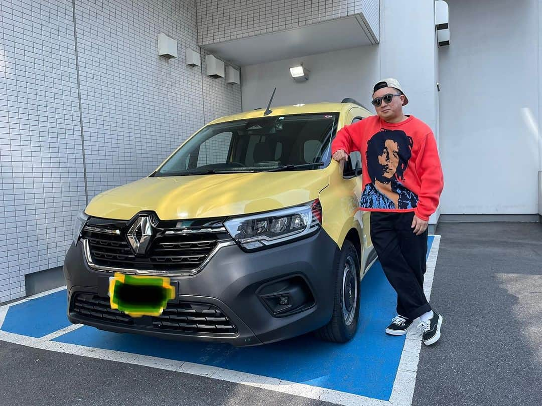 松尾駿のインスタグラム：「やっと乗り慣れてきたよー カングー 愛着湧いてきたよー カングー @renault_japon  #ルノーカングー #ルノージャポン」