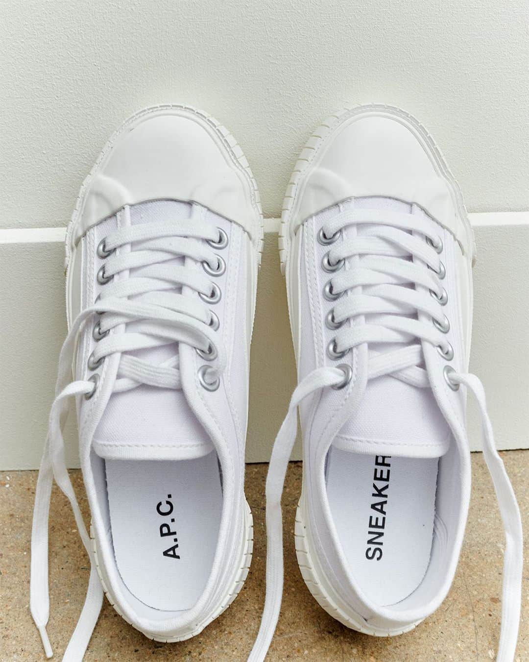 アーペーセーのインスタグラム：「A timeless staple.   Unisex, comfortable and versatile, the A.P.C. Iggy in organic cotton and natural rubber is a perfect pairing for all silhouettes.  #APCParis」