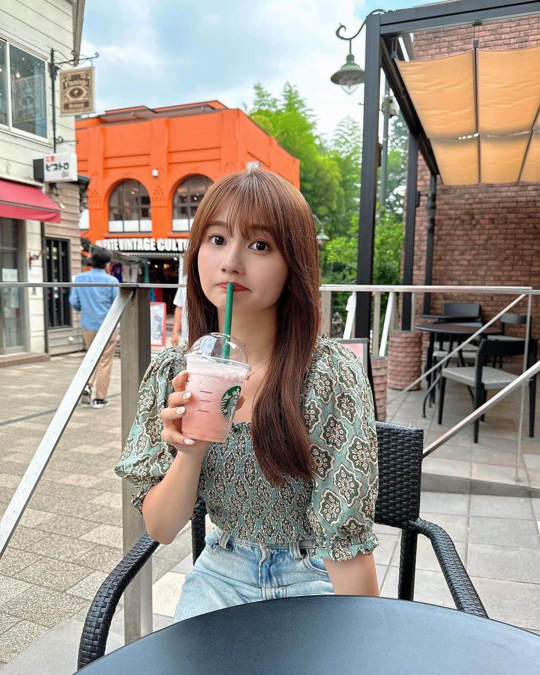 細沼紗花のインスタグラム：「.  🍑🍑🍑 . #スタバ#スタバ新作 #スタバカスタム#桃フラペチーノ」